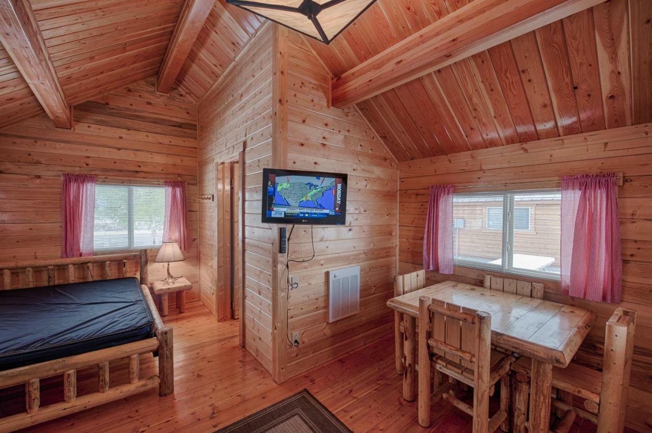 Yellowstone Grizzly Rv Park And Cabins Villa West Yellowstone Luaran gambar