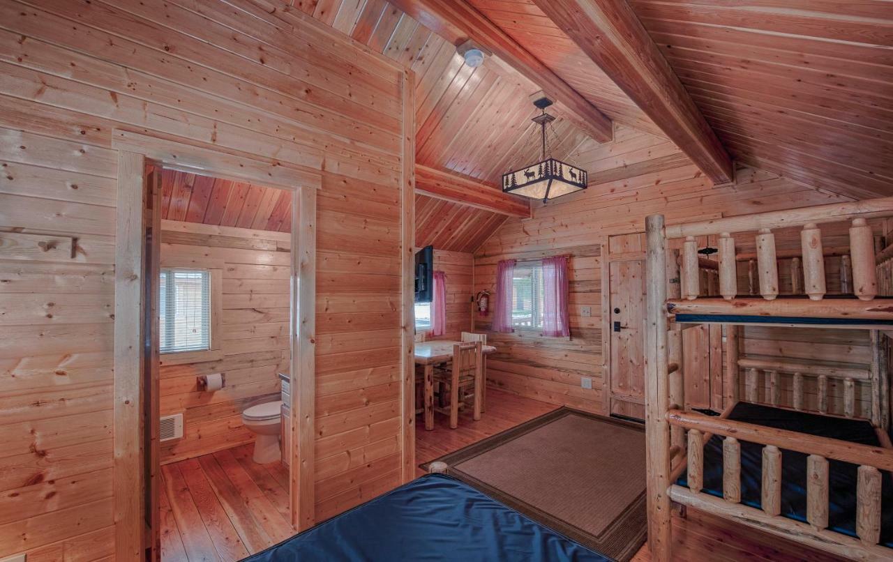 Yellowstone Grizzly Rv Park And Cabins Villa West Yellowstone Luaran gambar