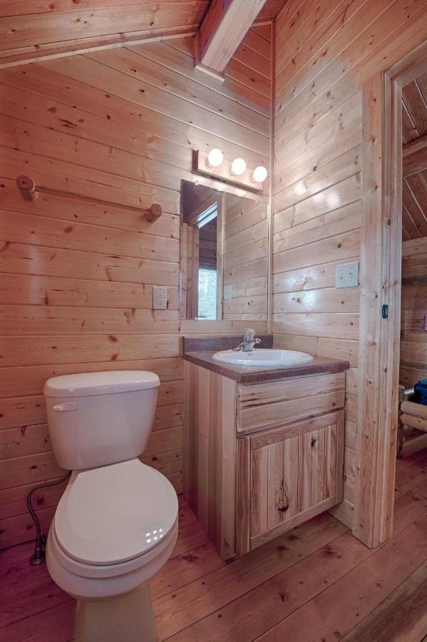 Yellowstone Grizzly Rv Park And Cabins Villa West Yellowstone Bilik gambar